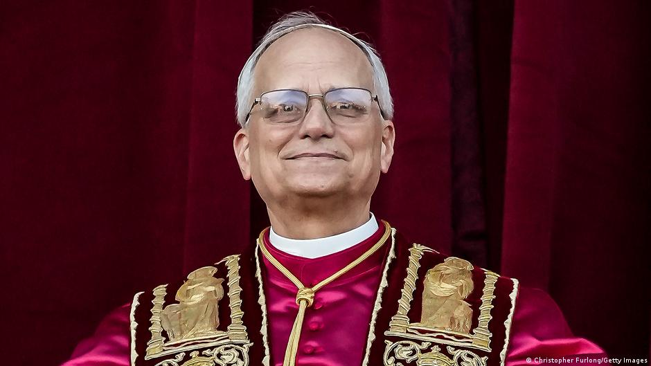 El papa León XIV comienza su viaje a España
