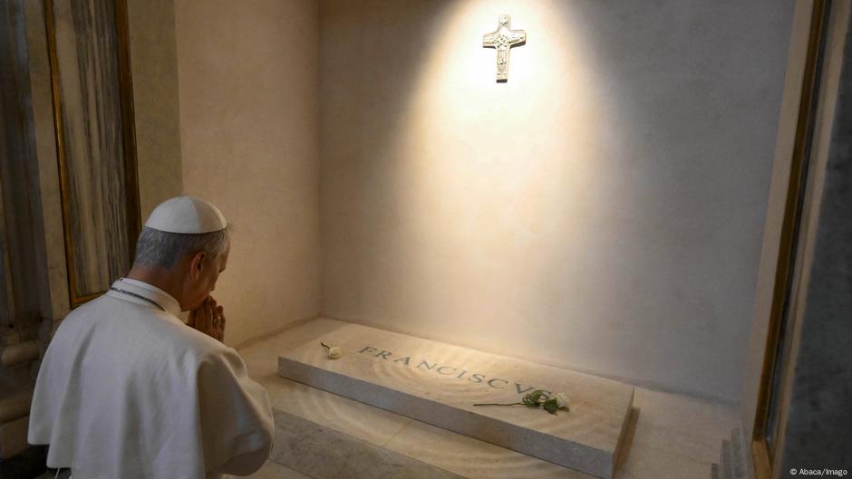 El papa León XIV visitó la tumba de Francisco – DW – 10/05/2025