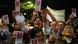 Con fotos en mano de su obispo Robert Prevost, los chiclayanos festejaron al recién elegido Papa León XIV, durante una misa en su honor, en Chiclayo. Con fotos en mano de su obispo Robert Prevost, los chiclayanos festejaron al recién elegido Papa León XIV, durante una misa en su honor, en Chiclayo.