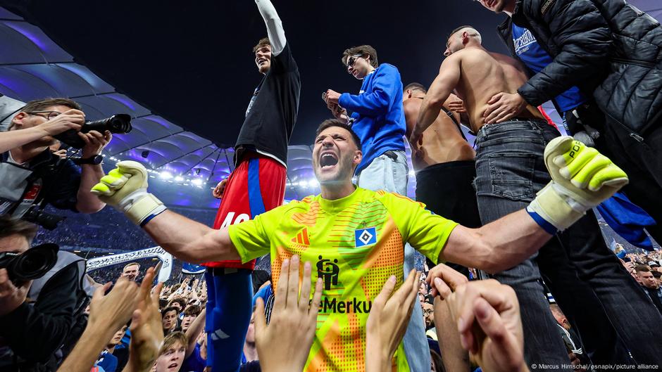 Festejo por ascenso de Hamburgo a Bundesliga deja 25 heridos – DW – 11/05/2025
