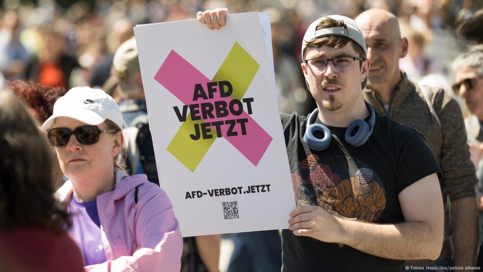 Miles piden en Alemania prohibición del ultraderechista AfD – DW – 11/05/2025