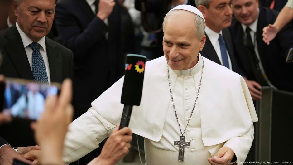 Publican las primeras biografías del papa León XIV – DW – 13/05/2025