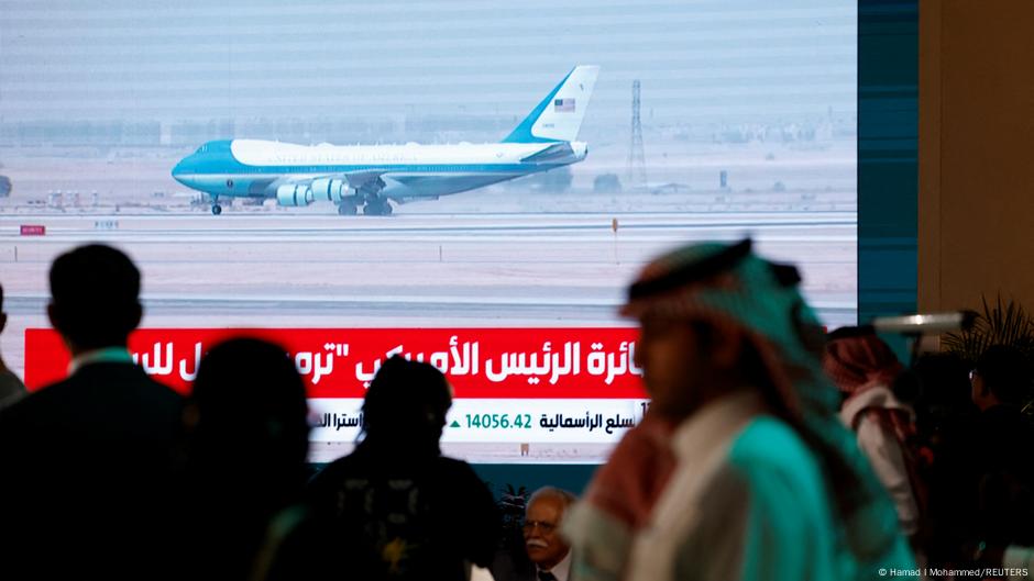 Saudijska televizija je jutros već javila o dolasku američkog predsednika u Rijad