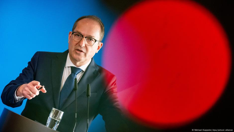 más extremistas en 2024, según servicios secretos – DW – 10/06/2025