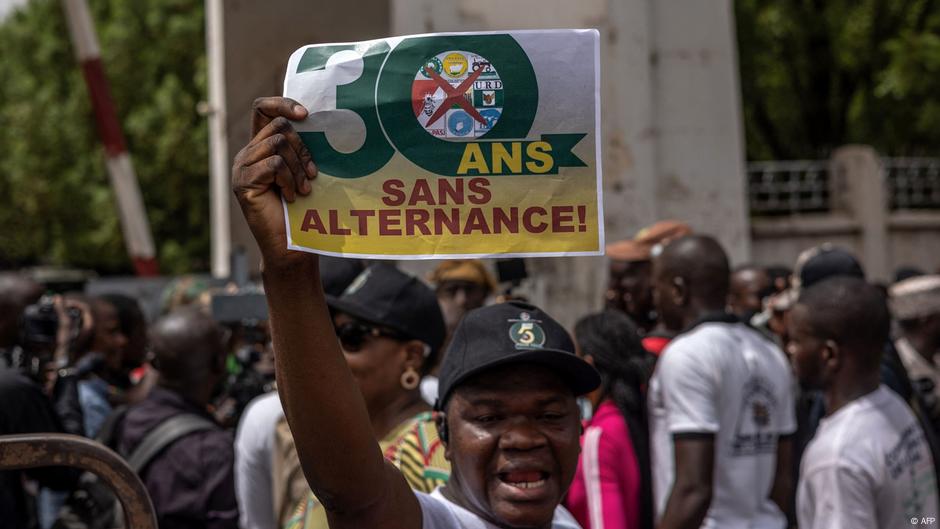 Médias au Mali : sans partis politiques, qui interviewer ?