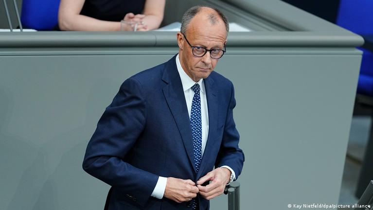 Friedrich Merz s'exprimant au Bundestag sur la politique numérique