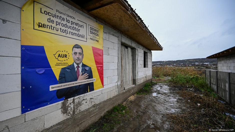 Simion se pojavio kao "zamena" za Đorđeskua kojem je zabranjeno da se kandiduje