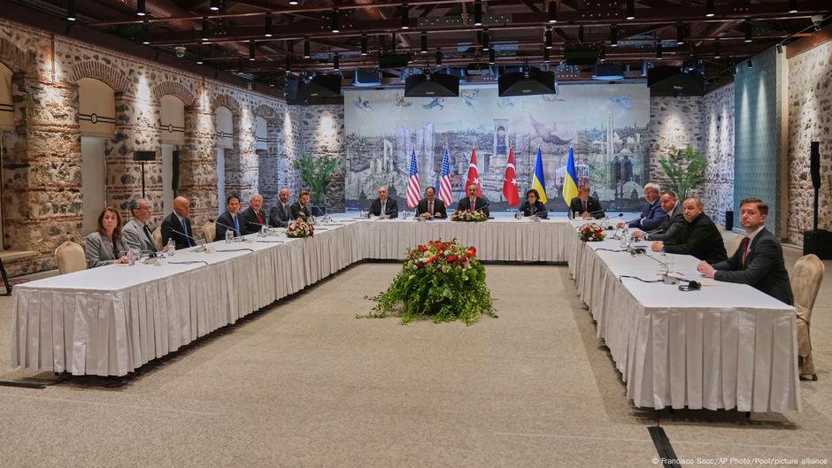 Empieza el encuentro Rusia-Ucrania en Estambul – DW – 16/05/2025