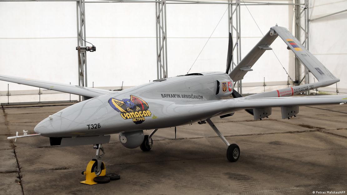 Litvanya'da, Ukrayna'ya verilecek Bayraktar yapımı insansız hava aracı. Litvanya'da, Ukrayna'ya verilecek Bayraktar yapımı insansız hava aracı.