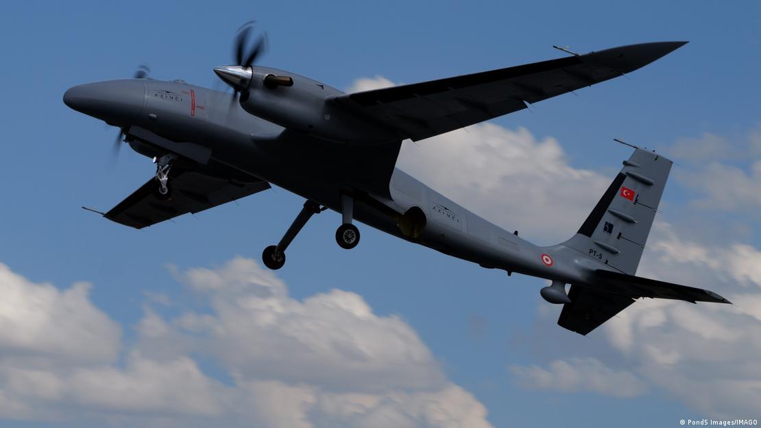 Bayraktar yapımı insansız hava aracı Akıncı havada uçuyor