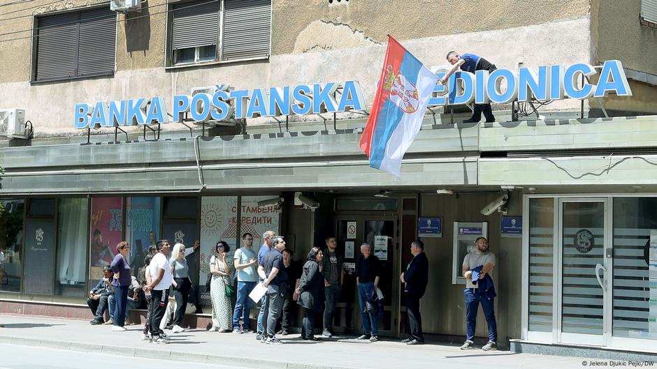 Svuda se kače zastave