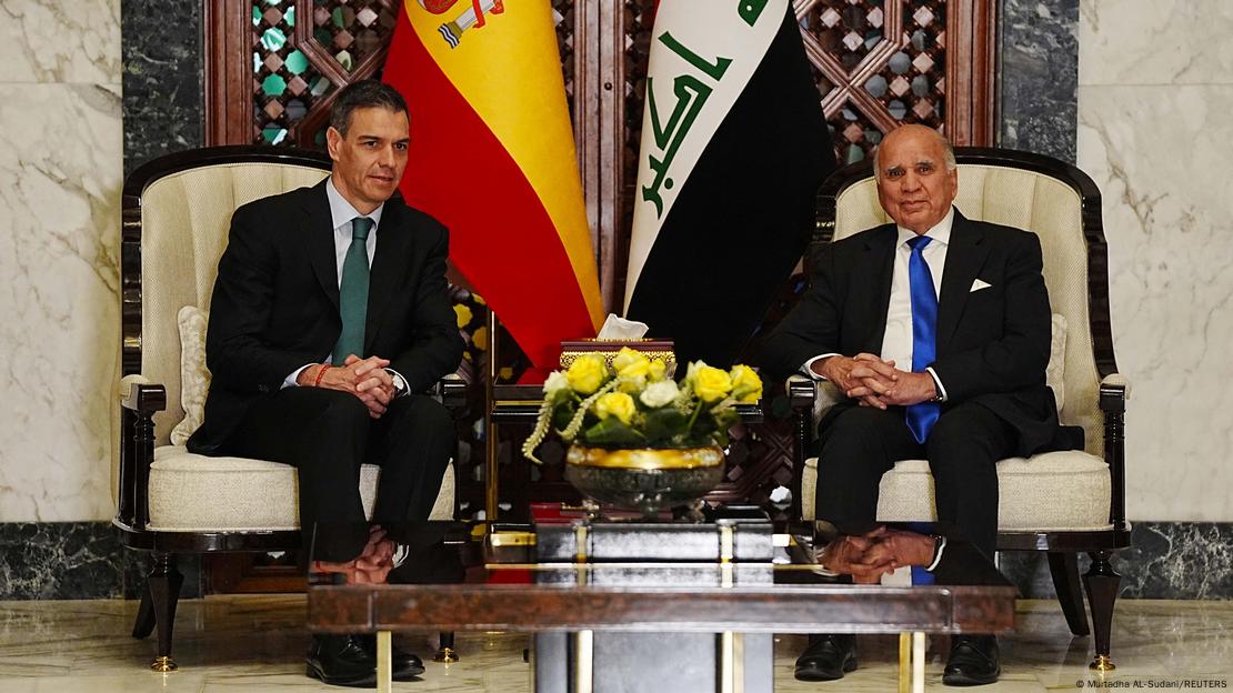 El ministro de Asuntos Exteriores iraquí, Fuad Hussein, se reúne con el presidente del gobierno español Pedro Sánchez antes de la cumbre de la Liga Árabe, en Bagdad, Irak (16.05.2025) El ministro de Asuntos Exteriores iraquí, Fuad Hussein, se reúne con el presidente del gobierno español Pedro Sánchez antes de la cumbre de la Liga Árabe, en Bagdad, Irak (16.05.2025)