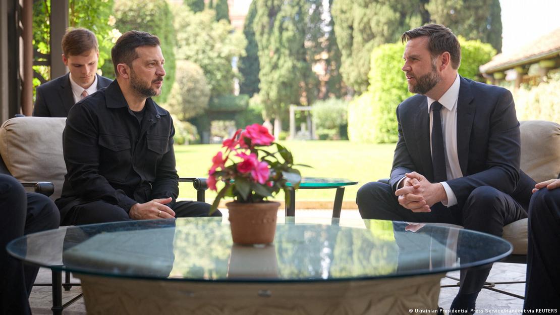 US-Vizepräsident Vance trifft ukrainischen Präsidenten Selenskyj in Rom