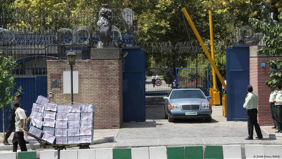 Iran summons British diplomat over arrest of nationals – DW – 05/19/2025