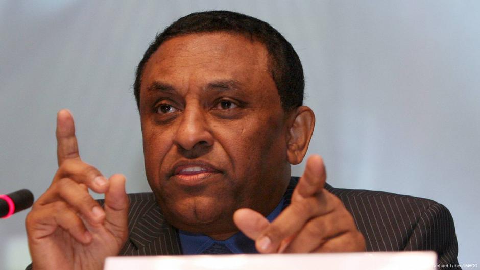 قائد الجيش يعين مسؤولا أمميا سابقا رئيسا لوزراء السودان