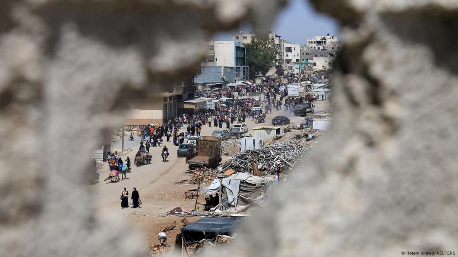 Palestinci beže iz svojih domova nakon što je izraelska vojska izdala naređenje za evakuaciju iz Kan Junisa