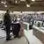 Diretor-geral da OMS durante assembleia. 