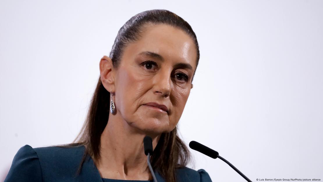 Imagen de Claudia Sheinbaum ante un micrófono. Imagen de Claudia Sheinbaum ante un micrófono.