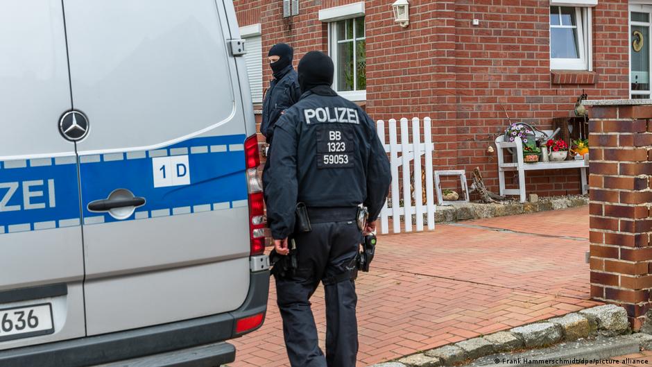 "Letzte Verteidigungswelle": Anklage gegen acht Verdächtige