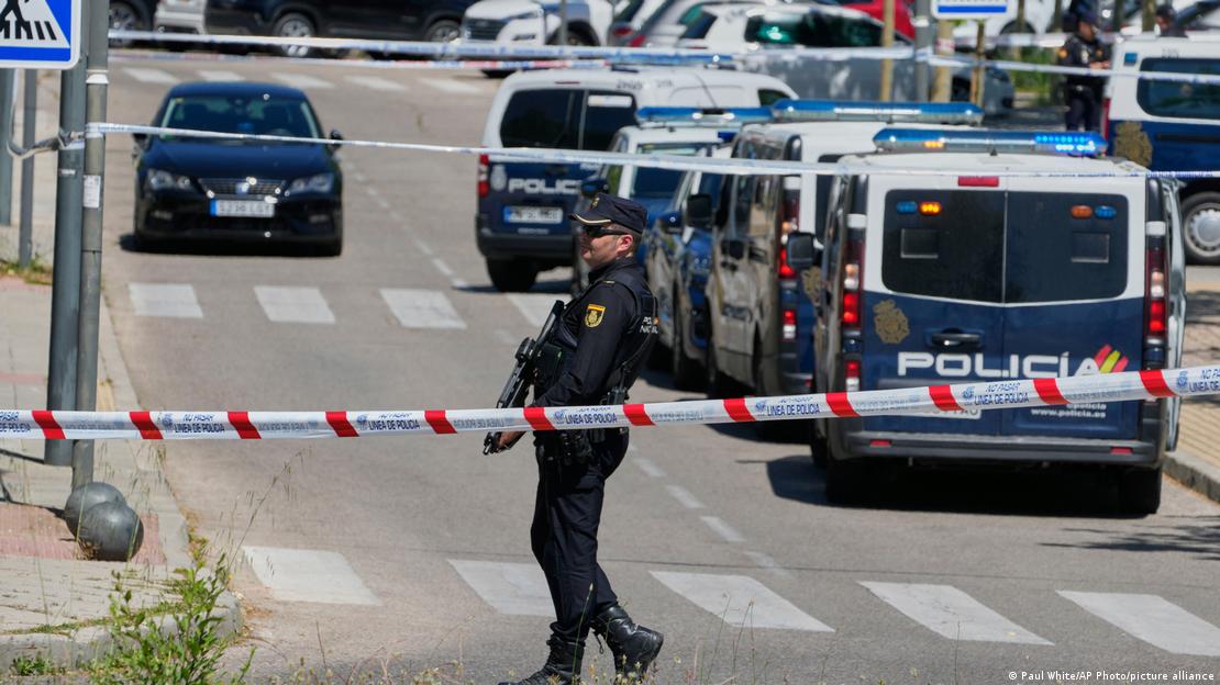 Calle asegurada por la Policía en Madrid. Calle asegurada por la Policía en Madrid.