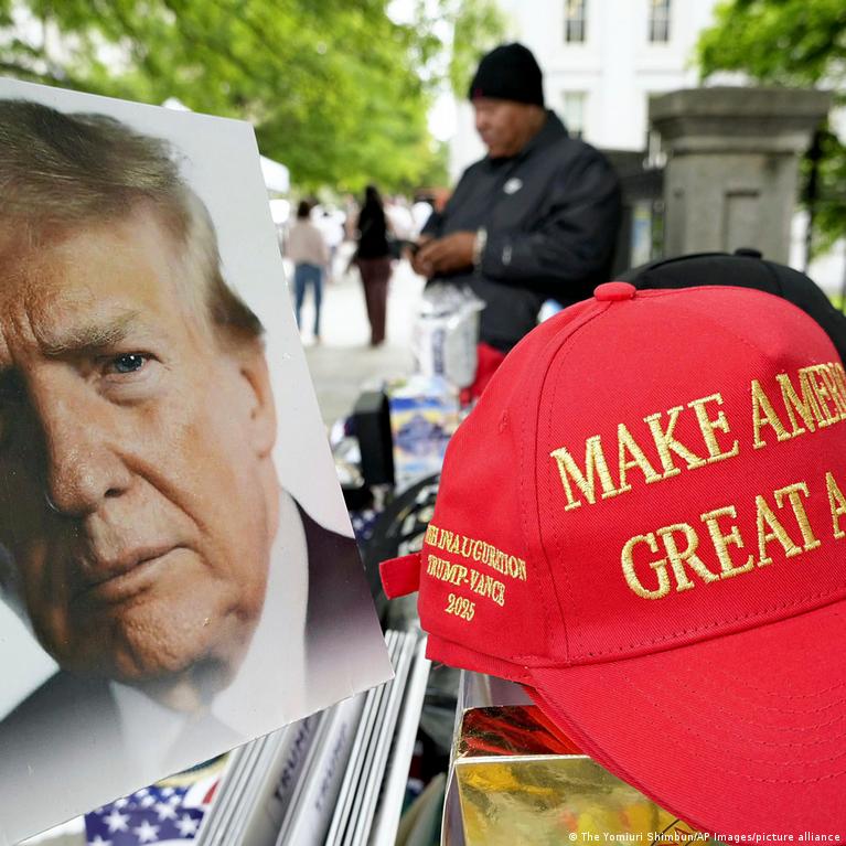 البديل الألماني يسعى لتحالف يميني عبر الأطلسي مع حركة ترامب