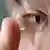 Las innovadoras lentes de contacto permitieron a los participantes del estudio detectar con precisión señales infrarrojas similares al código morse, incluso con los ojos cerrados.