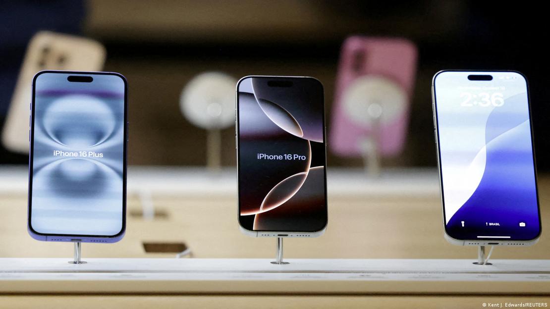 iPhones exibidos em loja da Apple