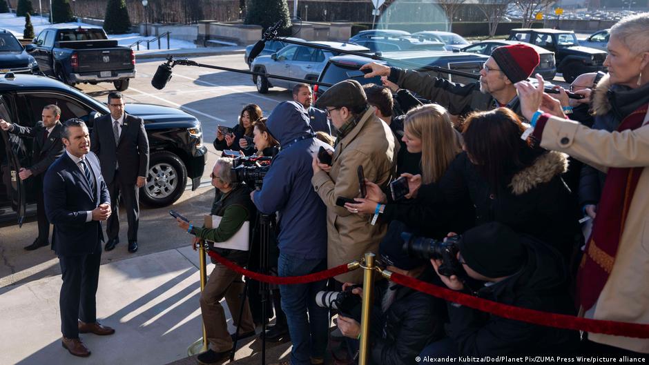 El Pentágono impone nuevas restricciones a periodistas – DW – 20/09/2025