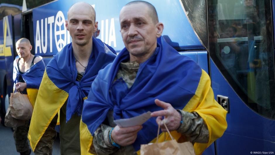 Ukraine, Russia swap hundreds more POWs – DW – 05/24/2025