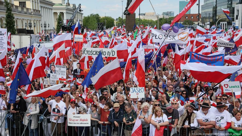Tšaskovski je okupio pristalice u Varšavi na Maršu patriota