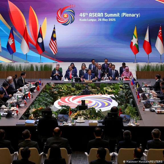 图为5月26日开幕的第46届东盟峰会 图为5月26日开幕的第46届东盟峰会