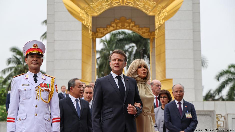 ¿Broma? Macron resta importancia a video viral – DW – 26/05/2025