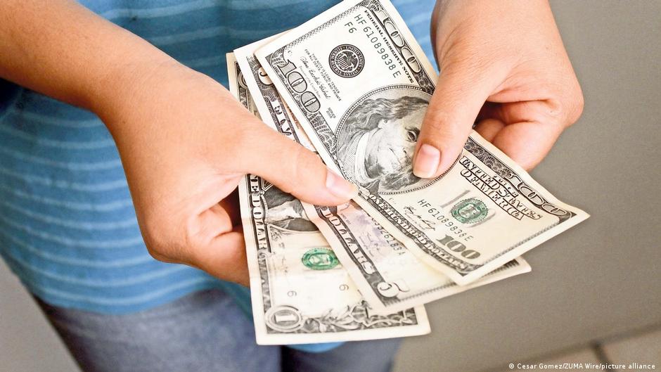 Las remesas a México bajan un 2,5 % entre enero y abril – DW – 02/06/2025