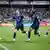 Leonardo Scienza vom 1.FC Heidenheim jubelt mit seinen Mitspielern nach seinem Tor zum 2:1 gegen Elversberg