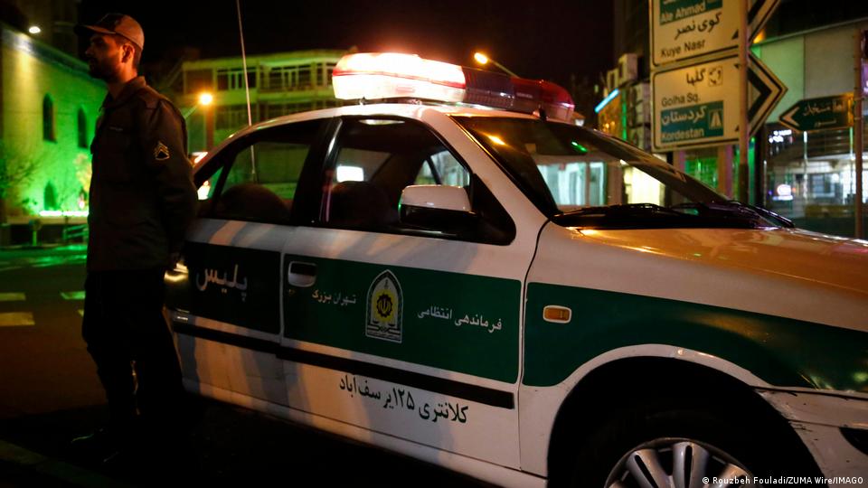 یک خودروی پلیس در تهران