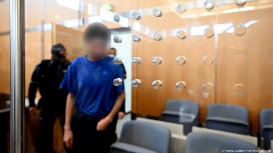 Suđenje muškarcu (Isa al H.) koji je avgusta 2024. nožem napadao ljude na gradskom slavlju u Zolingenu i pritom ubio troje i ranio 10 ljudi