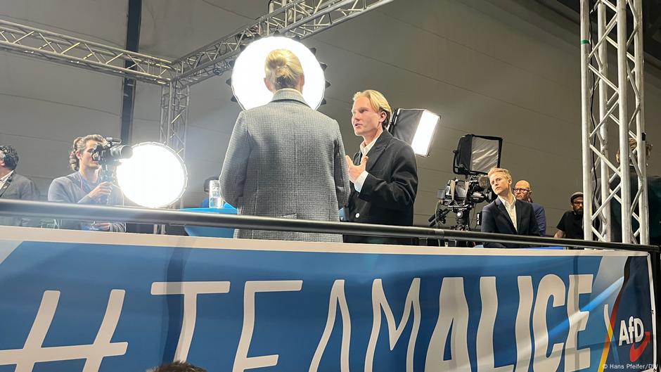 Alis Vajdel u razgovoru sa Leonardom Jegerom
