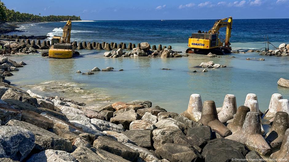 Na Maldivima se grade zaštitni nasipi kako bi se zaštitili od porasta nivoa mora