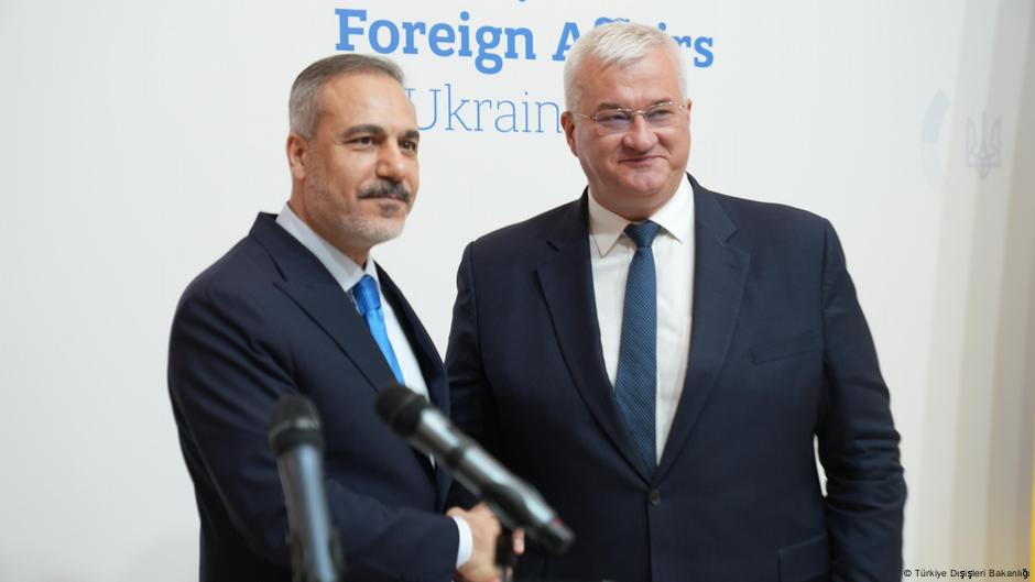 Turski ministar spoljnih poslova Hakan Fidan i ukrajinski kolega Andrij Sibiha u Kijevu