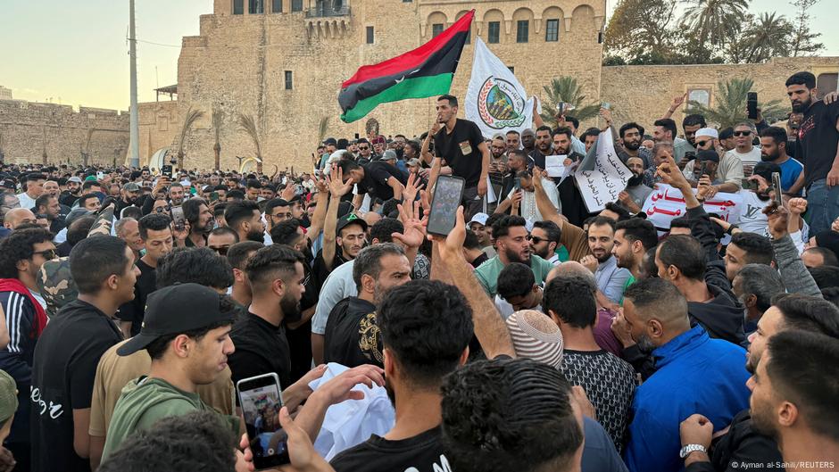 ليبيا - وزراء خارجية دول الجوار يدعون لحل ليبي- ليبي للأزمة