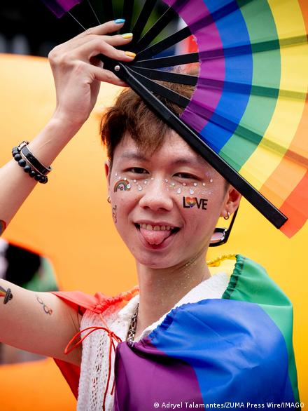 Yosh gozallikni sikdi