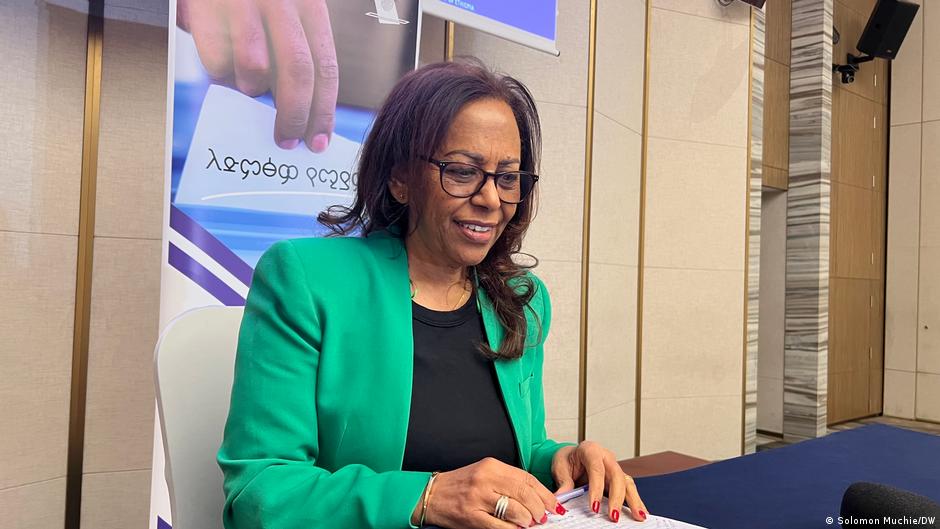 ለሰባተኛው የኢትዮጵያ አጠቃላይ ምርጫ ግንቦት 24 ድምጽ ይሰጣል ለሰባተኛው የኢትዮጵያ አጠቃላይ ምርጫ ግንቦት 24 ድምጽ ይሰጣል