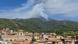 Columnas de humo del volcán Etna, vistas desde el pueblo de Zafferana Etnea, Italia, el lunes 2 de junio de 2025.