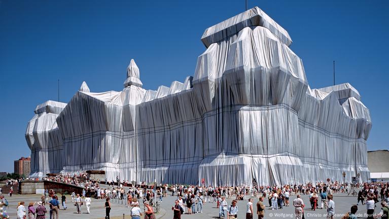 クリスト Wrapped Reichstag Project Wrapped Reichstag (Project for Berlin) | Modern