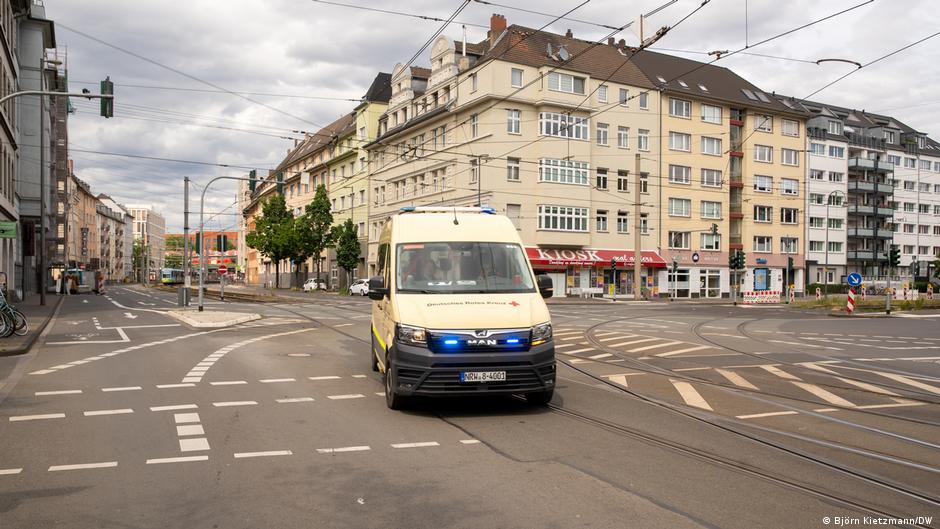 Cologne authorities find World War II bomb in park DW 12/04/2025