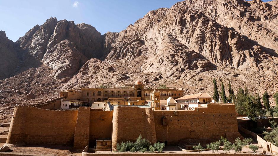 Egypt vows to protect historic monastery amid land dispute – DW – 06/05/2025