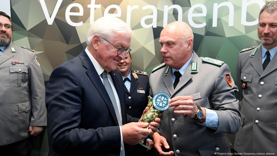 Predsednik Štajnmajer u poseti veteranima