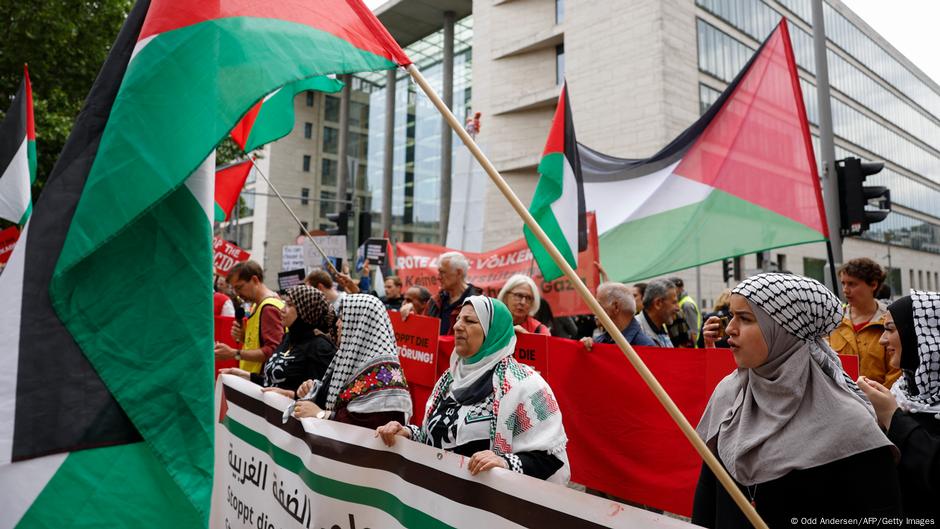 Protest ispred ministarstva spoljnih poslova u Berlinu - 05.06.2025.