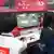 Aficionados de Nintendo prueban la nueva consola Switch 2 en Tokio, Japón, el pasado 5 de junio.