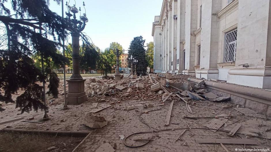 Авіаудари: у Херсоні здійснюється евакуація з району Корабел
